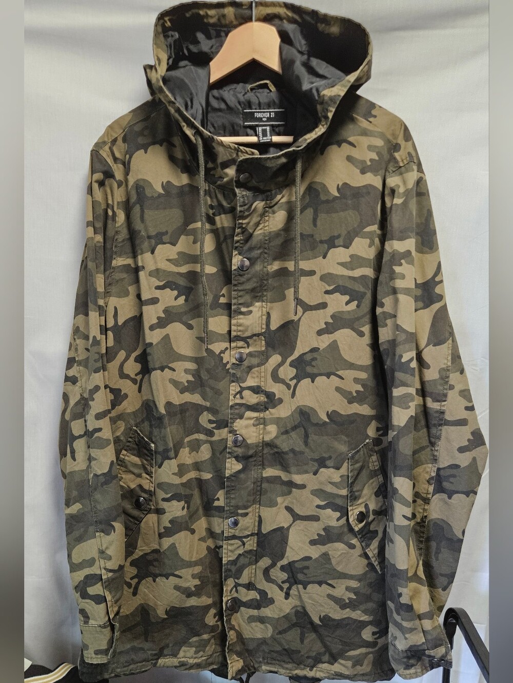 Forever 21 Men’s Camouflage Long Hooded Jacket - Olive Camo -SZ XL